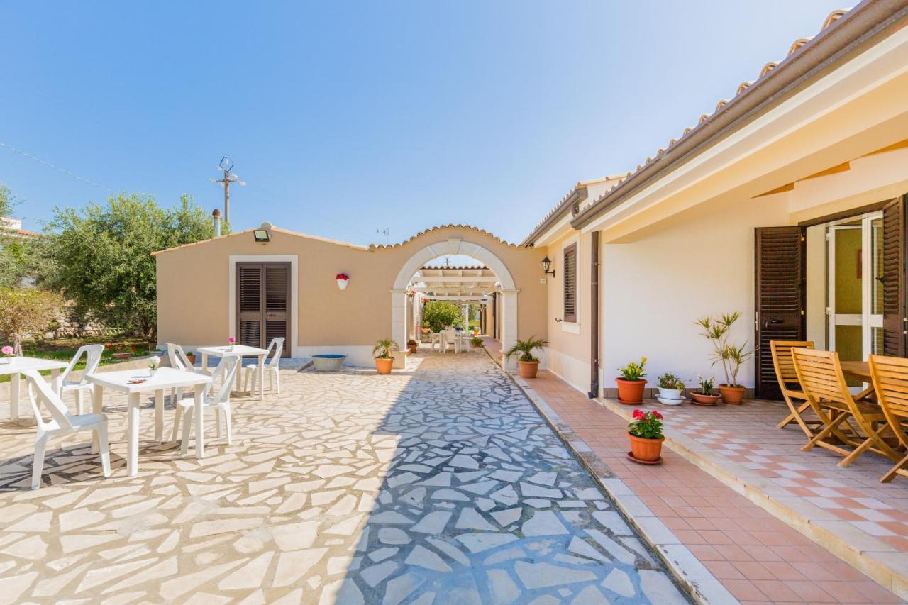 Villa Degli Ulivi アヴォラ エクステリア 写真