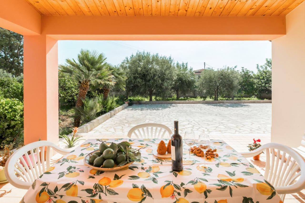 Villa Degli Ulivi アヴォラ エクステリア 写真